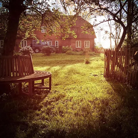 Prázdninový dům Thatch House Near The North Sea